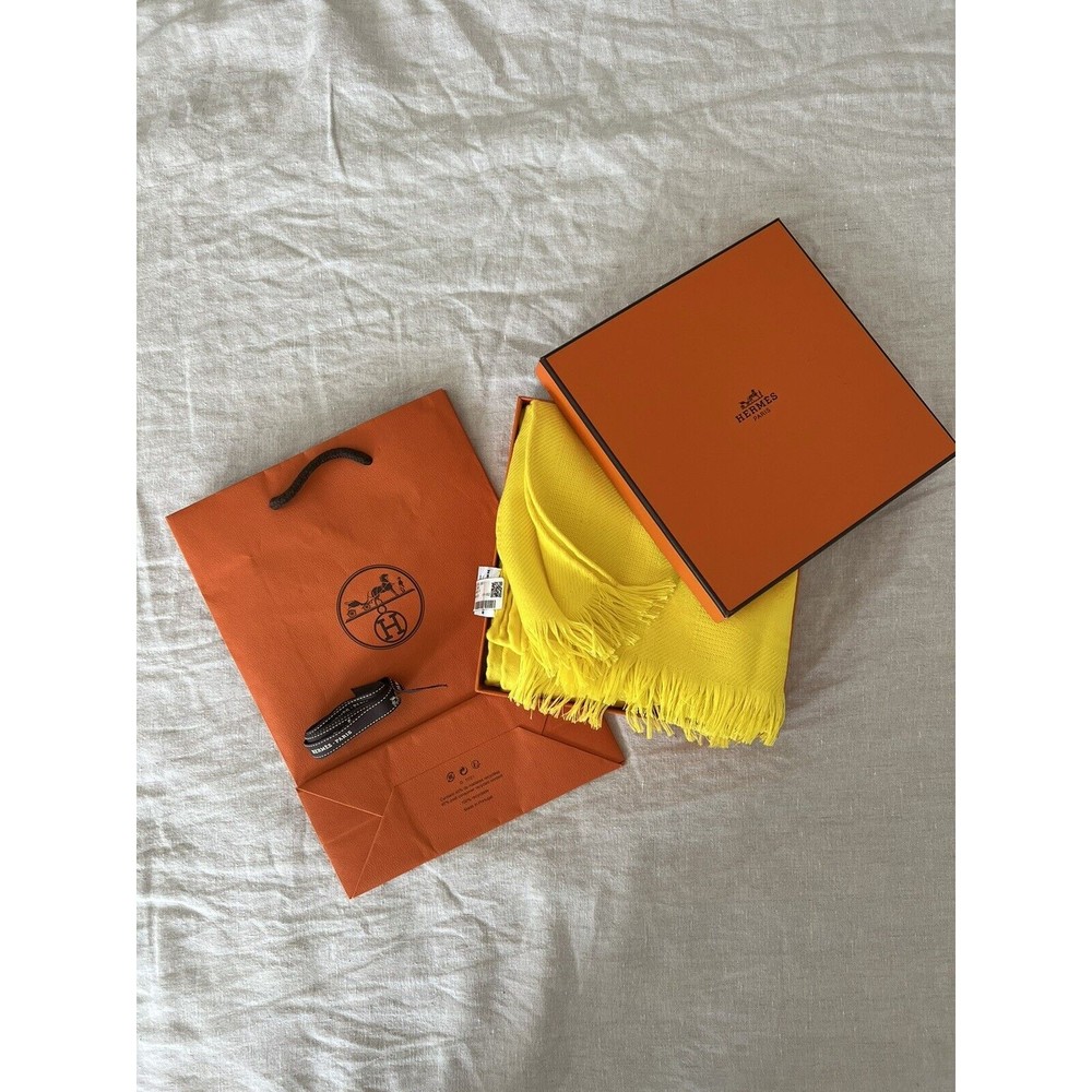NWT Hermes Classic New Libris Cashmere Stole Scarf in Jaune Vif Yellow Bag & Box
